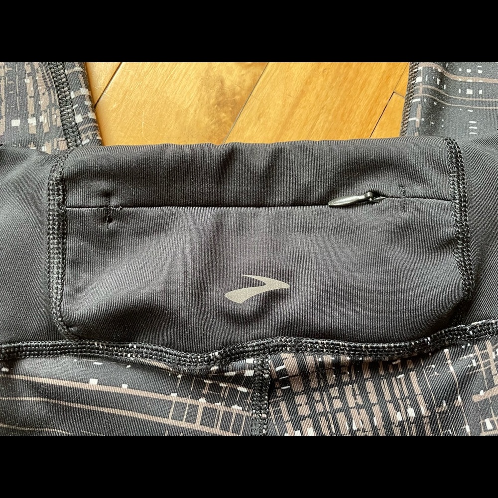 Brooks black and gray athletic crop pants. Size S - Picture 3 of 3